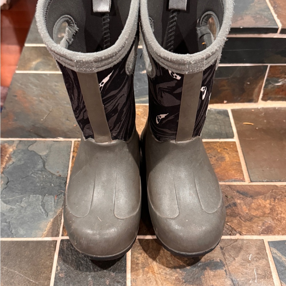 Bogs Spooky Kids Gray and Black Waterproof Boots